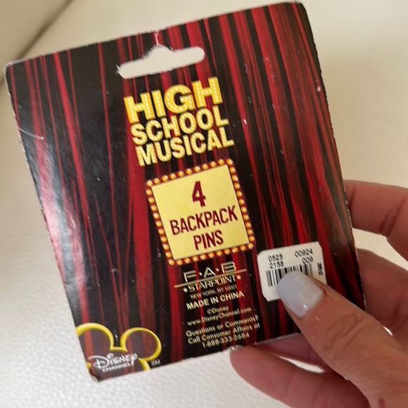 Disney High School Musical set of 4! Collector Pins - Picture 2 of 4